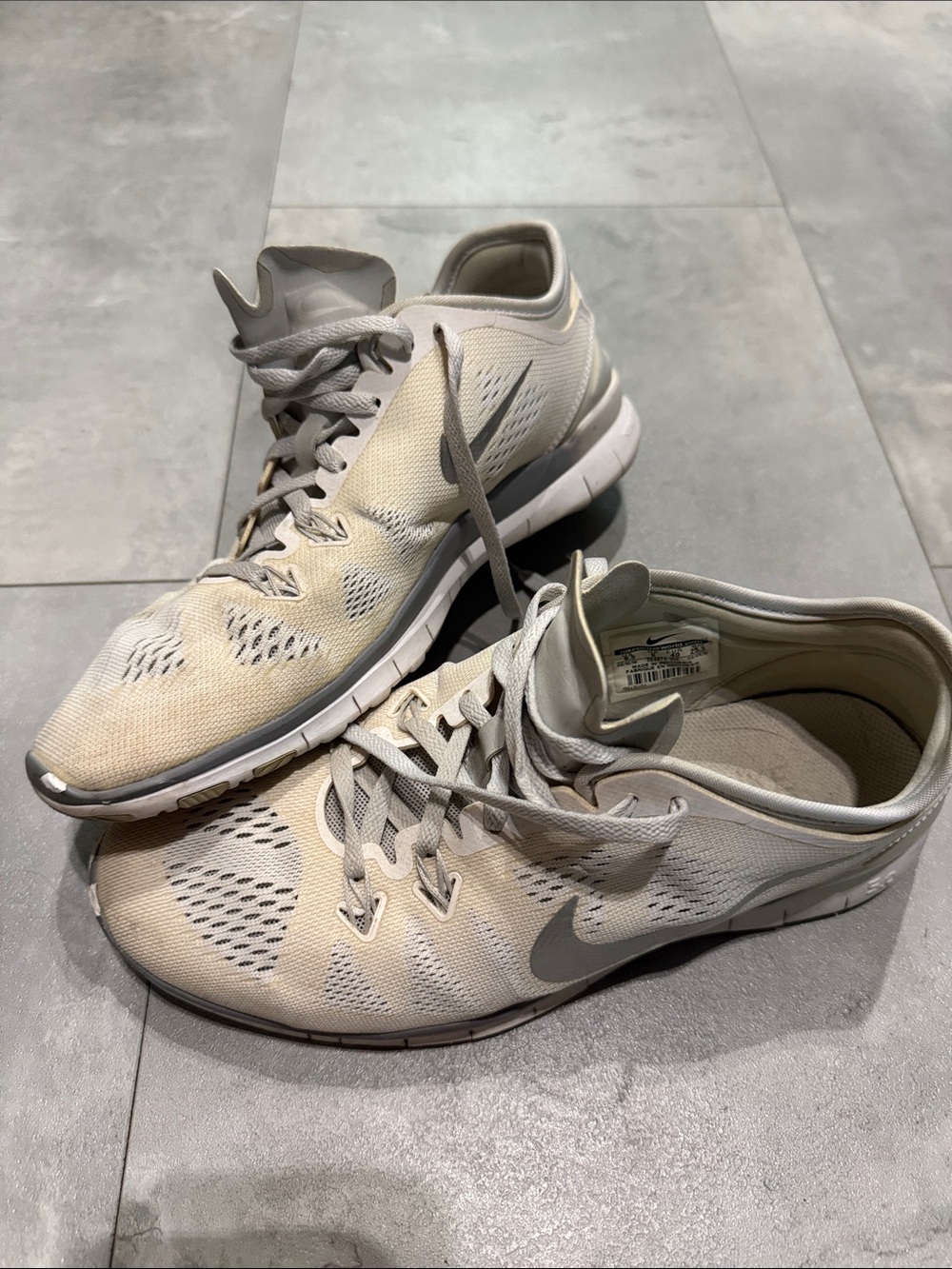 Nike Beige and Light Gray Mesh Running Sneakers